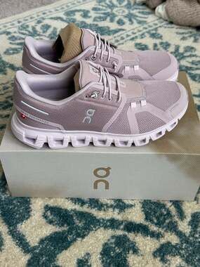 On Cloud 5 Women's Running Shoes Lavender Size 7.5